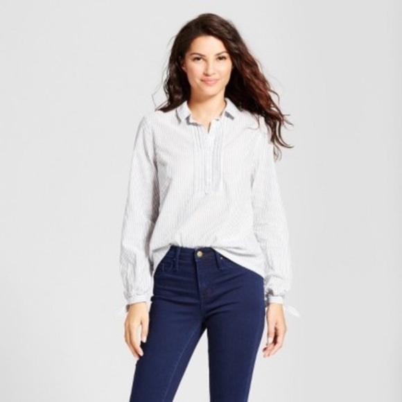 Gray and white pinstripe long sleeve top - Picture 1 of 6